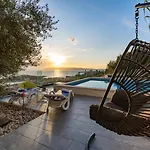 Lea 5-bedroom With Private Pool And Amazing Views Of And Sea Makarska