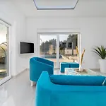 Lea 5-bedroom With Private Pool And Amazing Views Of And Sea *