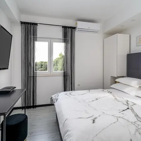 Lea 5-bedroom With Private Pool And Amazing Views Of And Sea Villa Makarska