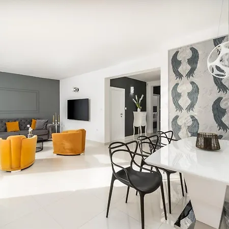 Lea 5-bedroom With Private Pool And Amazing Views Of And Sea * Makarska
