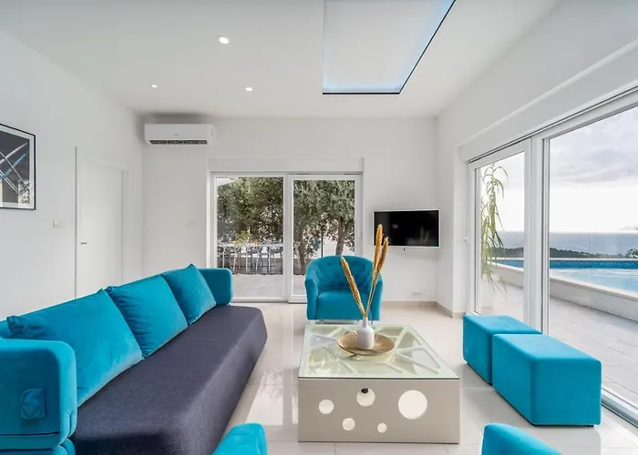 Lea 5-bedroom With Private Pool And Amazing Views Of And Sea Villa *