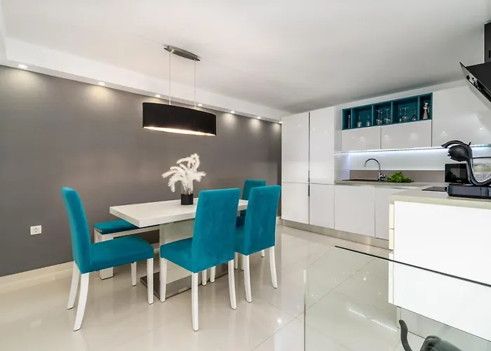 Lea 5-bedroom With Private Pool And Amazing Views Of And Sea Villa Makarska