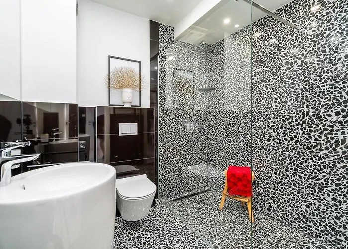 Lea 5-bedroom With Private Pool And Amazing Views Of And Sea