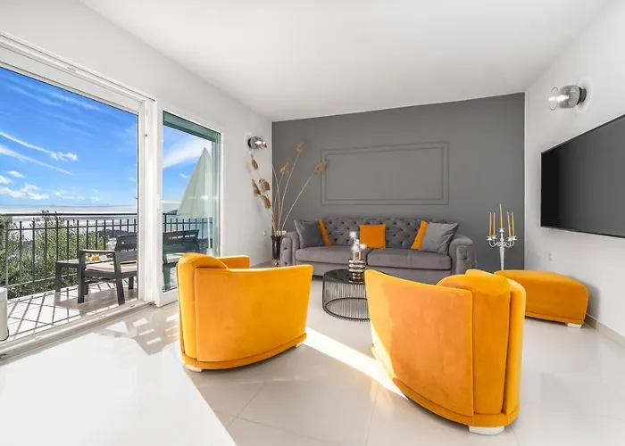 Lea 5-bedroom With Private Pool And Amazing Views Of And Sea